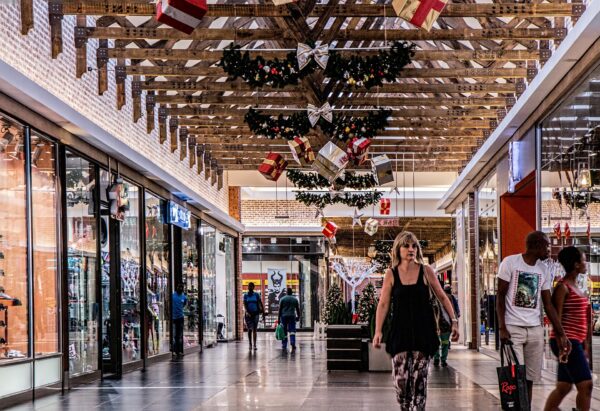 De senaste dagarna av julklappsshopping är en berättelse om kaos, kärlek och listor