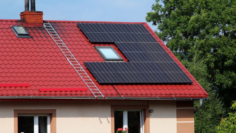 solceller på tegeltak