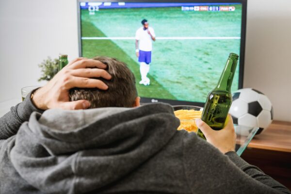 Så inreder jag ett tv-rum åt min man som älskar fotboll